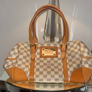 Checkered Tan and Cream Louis Vuitton Handbag